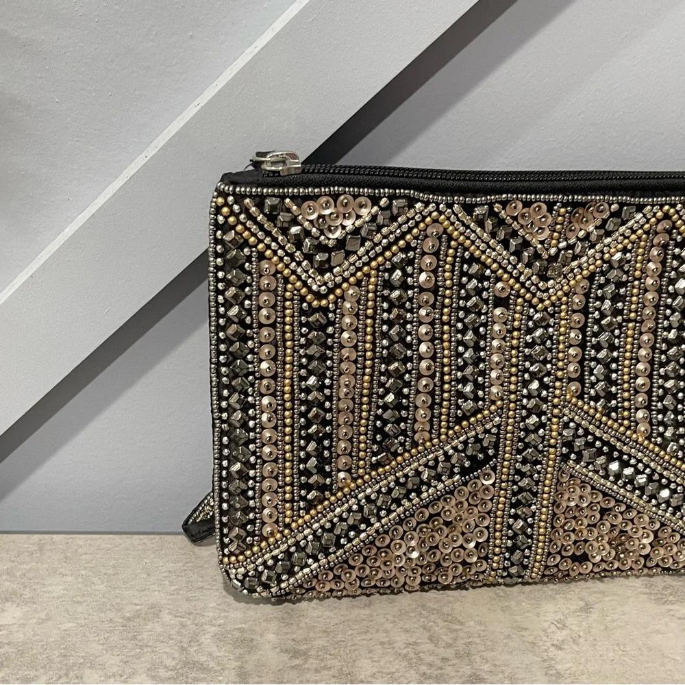 Women’s wristlet | beaded | black, silver gold accent